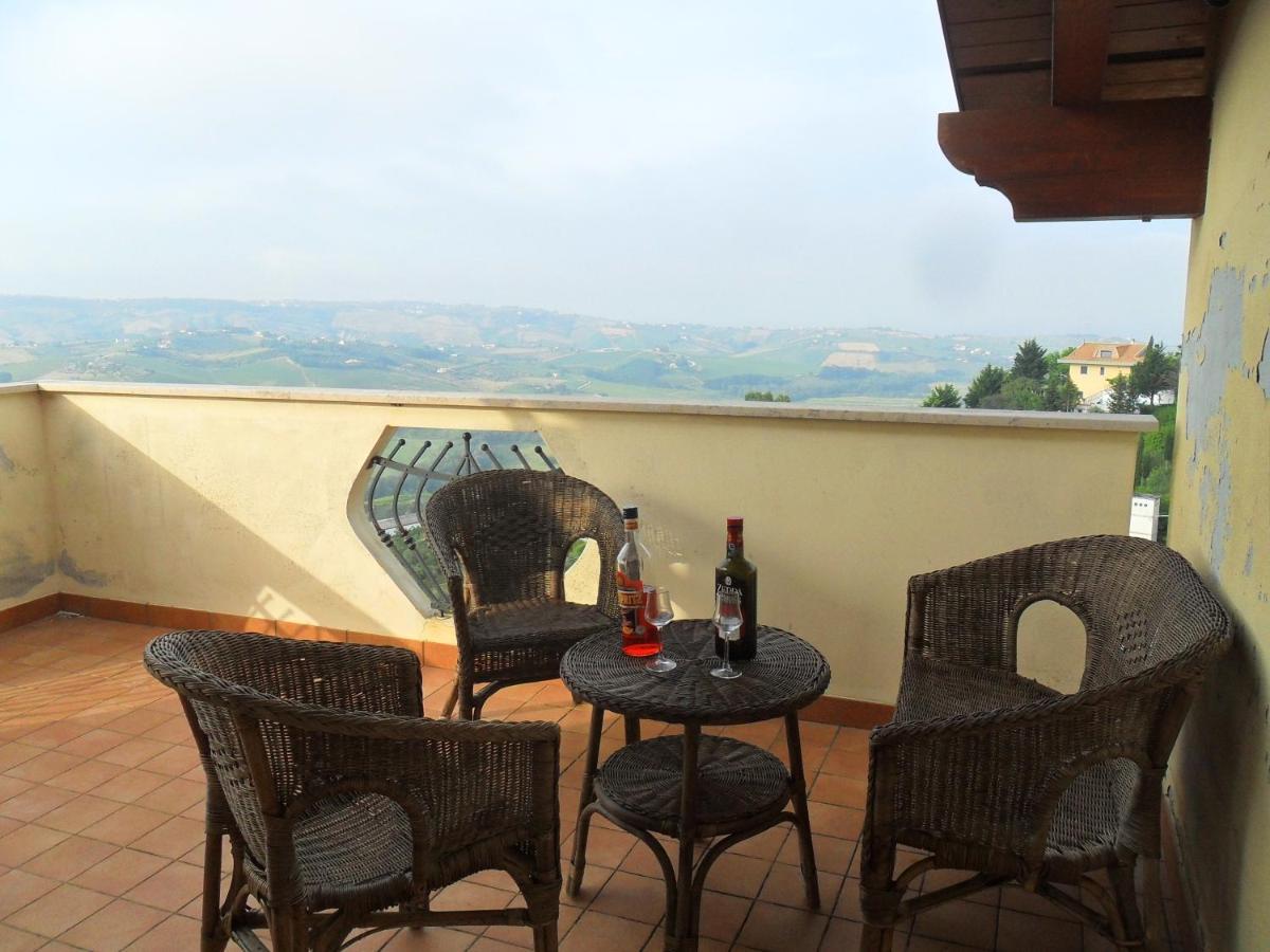 La Villa In Campagna Città Sant'Angelo Exterior foto